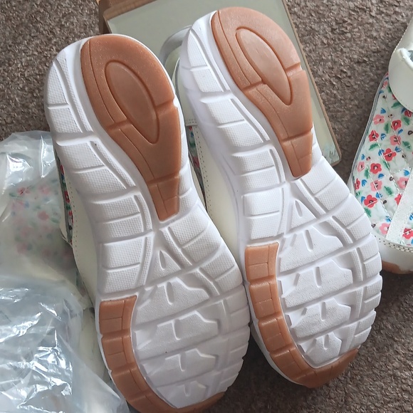 Mushrooms Clogs 7M 4 Pairs Available Nwt - Picture 2 of 4